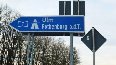 In Fahrtrichtung Ulm war die A7 am Sonntag zeitweise komplett gesperrt. (Foto: Antonia Müller)