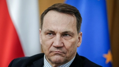 Polens Außenminister Radosław Sikorski kritisiert die langen Entscheidungsprozesse bei den Waffenlieferungen für die Ukraine. (Foto: Kay Nietfeld/dpa)