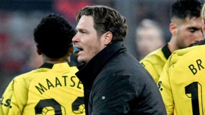 Dortmunds Trainer Edin Terzic und sein Team wollen für die erste Leverkusener Niederlage sorgen. (Foto: Bernd Thissen/dpa)