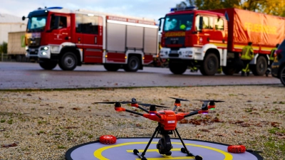 Drohnen kommen auch bei der diesjährigen Katastrophenschutz-Übung zum Einsatz. Das Foto entstand bei der Verlegeübung im Oktober 2023. (Foto: Feuerwehr Dinkelsbühl/Pierre Andreä)