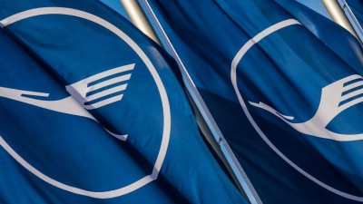Lufthansa-Chef Spohr rechnet im laufenden Jahr nur noch mit einem bereinigten operativen Gewinn von rund 2,2 Milliarden Euro - eine halbe Milliarde weniger als ursprünglich angepeilt. (Foto: Andreas Arnold/dpa)
