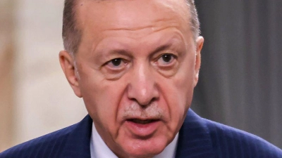 Der türkische Präsident Recep Tayyip Erdogan wirft dem Westen vor, seine eigenen Werte zu missachten, wenn es um den Gaza-Krieg geht. (Foto: AHMAD AL-RUBAYE/AFP Pool via AP/dpa)