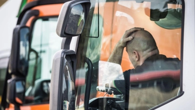 Unfall gebaut? Bei einem kaskoversicherten Lkw zahlt die Versicherung in der Regel den Schaden. (Foto: Frank Rumpenhorst/dpa)